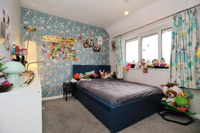 3 bed Semi-Detached for sale Image 6