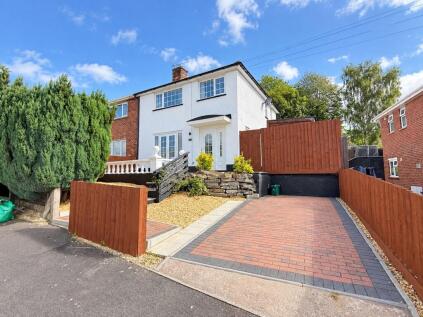 Salway Avenue, Pengam, NP12