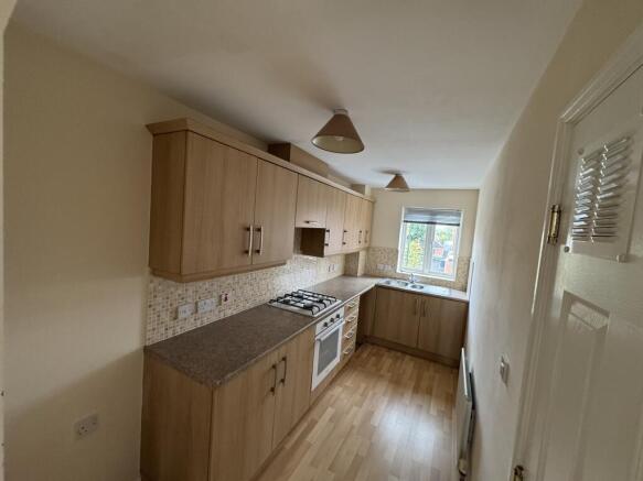 6 May Close, Hebburn, Tyne and Wear NE31 1FD photo 4
