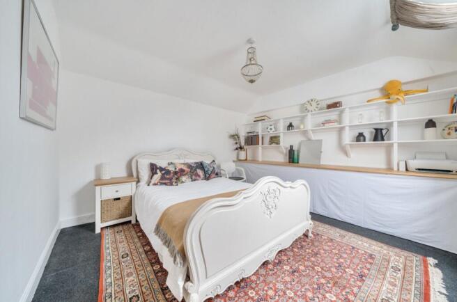 3 bed Terraced to rent Image 9