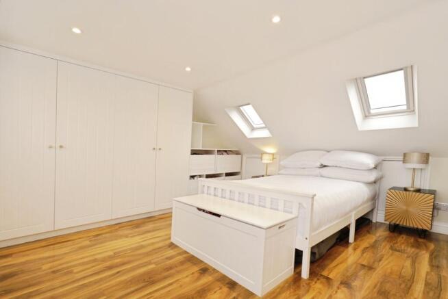3 bed Terraced for sale Image 11