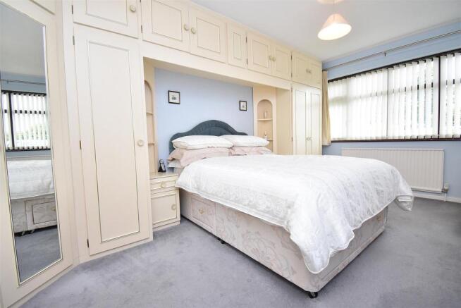 BEDROOM 1.jpg