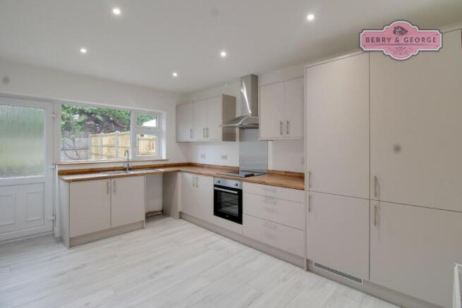 KITCHEN / DINER