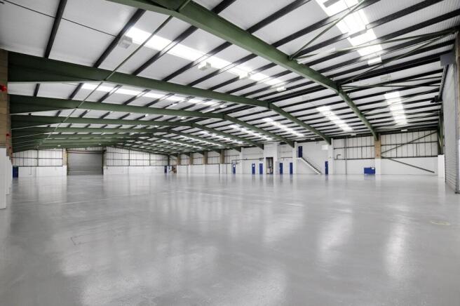 4 Brookside Avenue ShopFloorShuttersClosed01HR.j