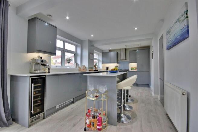 3 bed Link Detached House for sale Image 9