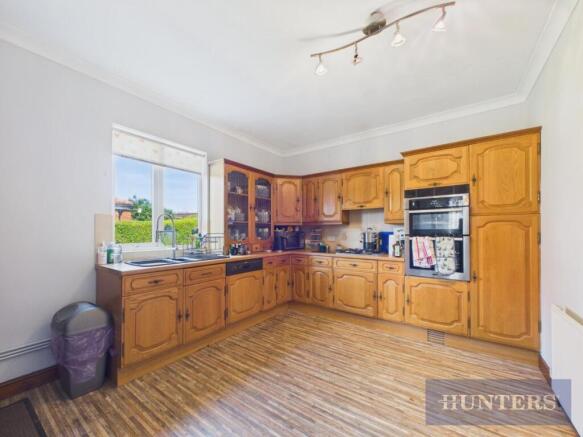 3 bed Semi-Detached for sale Image 6