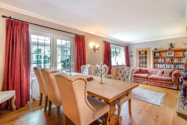 Lounge/Dining Room