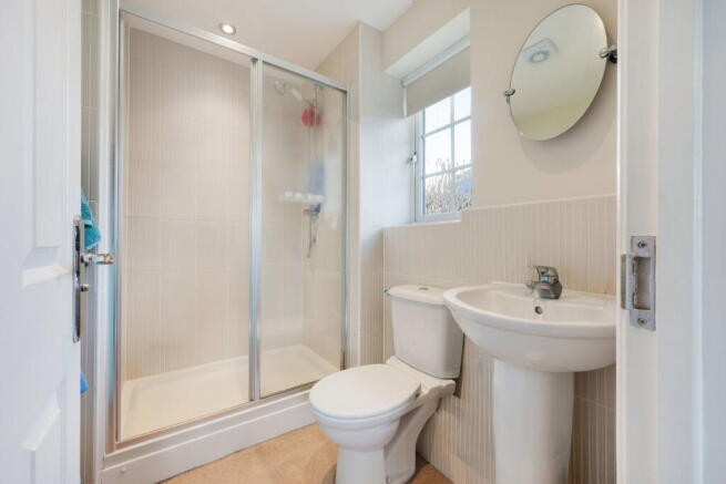 4 bed Detached for sale Image 6