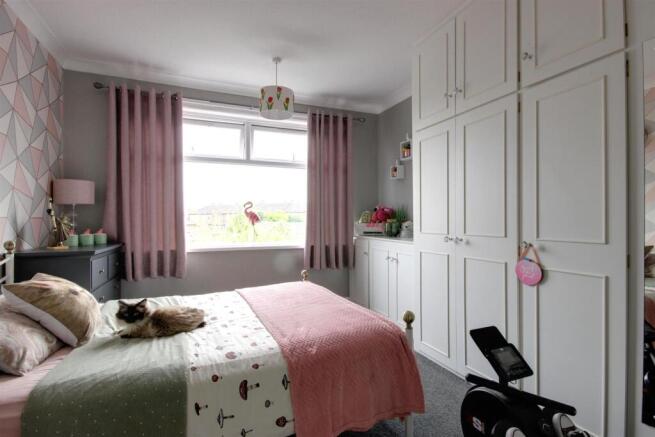 3 bed Terraced for sale Image 8