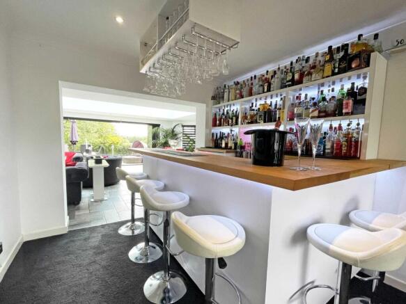 4 bed Detached for sale Image 8