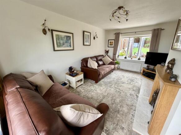 Bramleys Estate Agents - Hopton Drive - Mirfield (