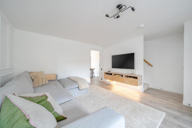 Marden Avenue, Swindon, SN1 7BB photo 4