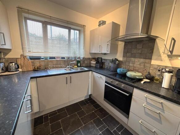 2 bed Apartment for sale Image 10
