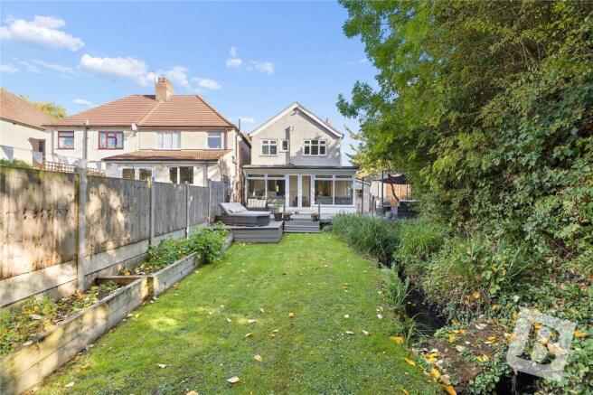 Slewins Lane, Hornchurch, RM11 photo 4