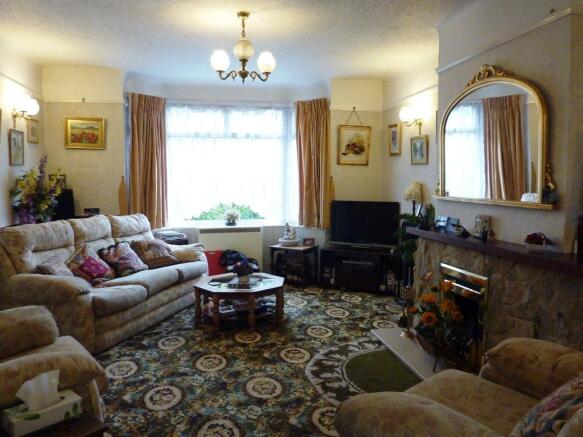 LOUNGE AREA