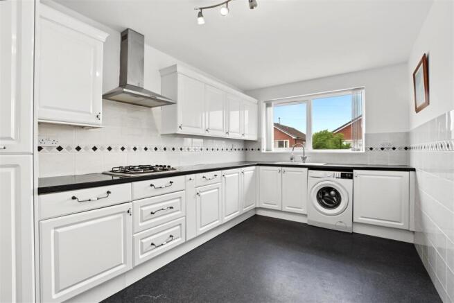 Kitchen_1.jpeg