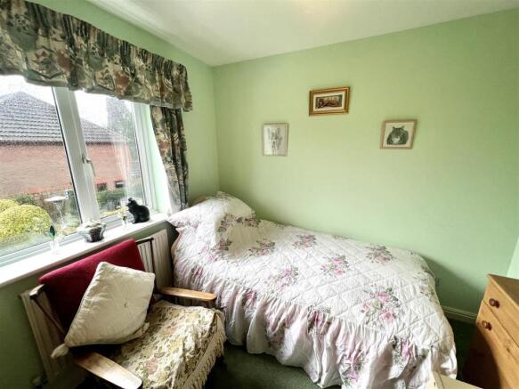 BEDROOM 4
