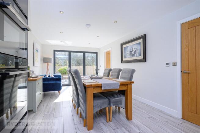 4 bed Detached for sale Image 5