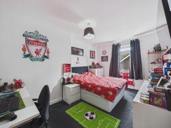 4 bed Detached for sale Image 12