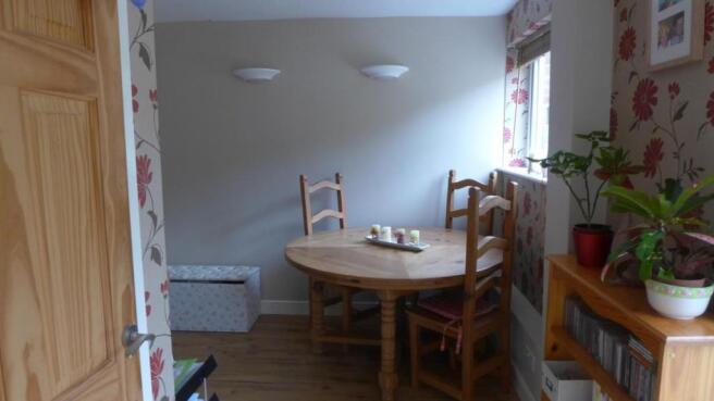 Halton Wood Road 15 Dining 007