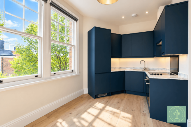 Brand new apartment opposite Winchmore Hill stati