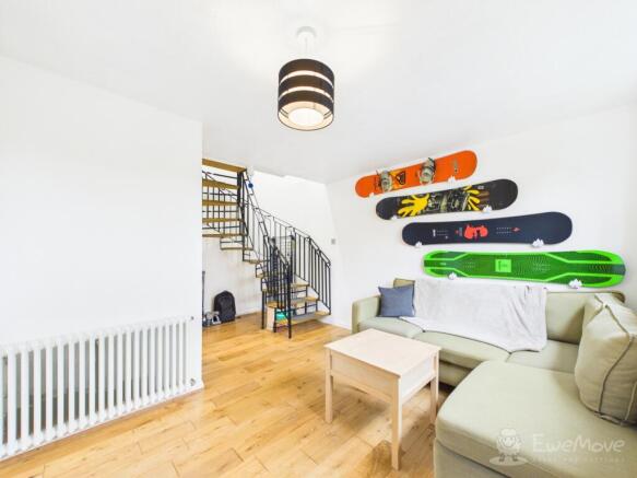 CAM03624G0-PR0221-STILL006