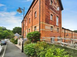 11, The Barley Yard, Crewkerne TA18 7BQ