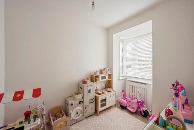4 bed Detached for sale Image 5