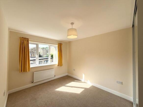 2 bed Flat to rent Image 5