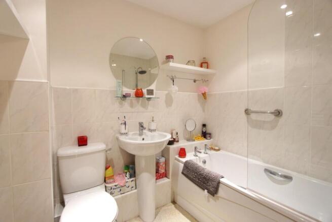 8. bathroom.JPG