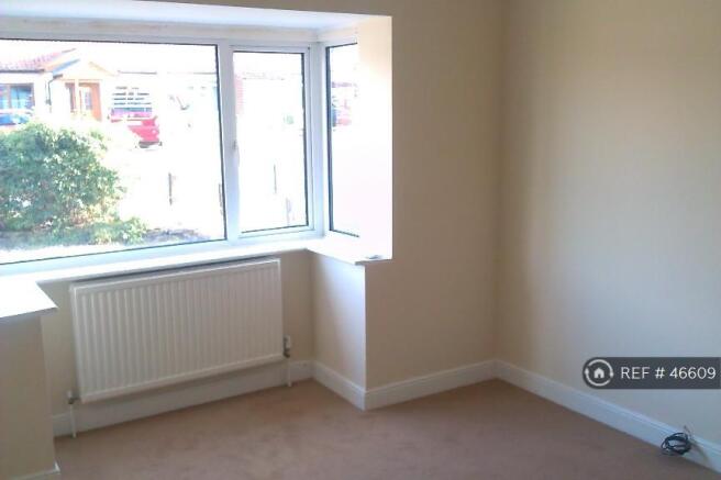 Bedroom 1 (3.3 X 4.2 M)