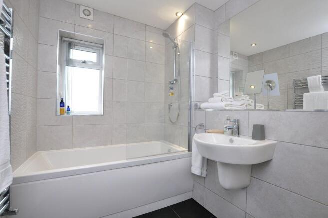 2 bed Apartment for sale Image 9