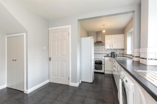 13 Lealands Drive21.jpg