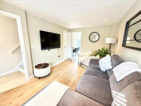 Clitchbury Close, Coate, Badbury Park, Swindon, SN3 photo 4