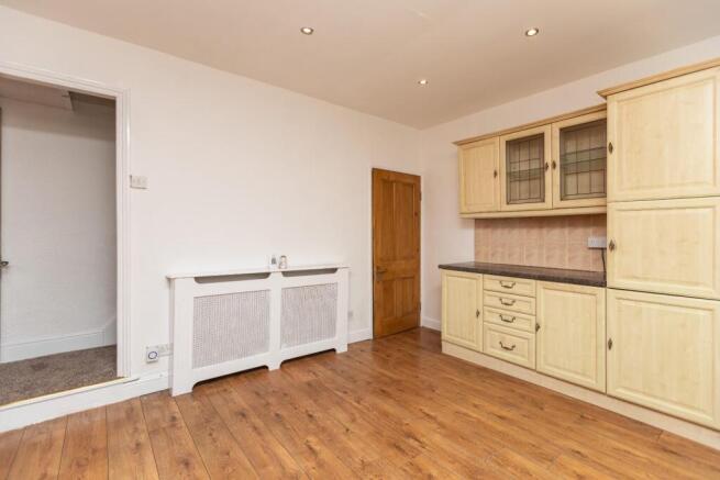 3 bed Terraced for sale Image 5