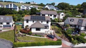 8, Strawberry Gardens, Penally, Tenby SA70 7QF