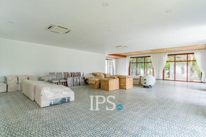 10 Bedroom Luxury Villa  For Sale - Koh Kra Bei, Phnom Penh