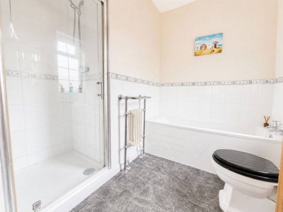 2 bed Bungalow for sale Image 6