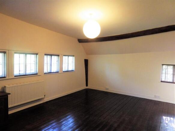 bedroom1.JPG