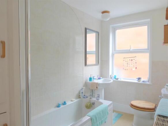 EN SUITE