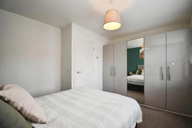 2 bed Semi-Detached for sale Image 9
