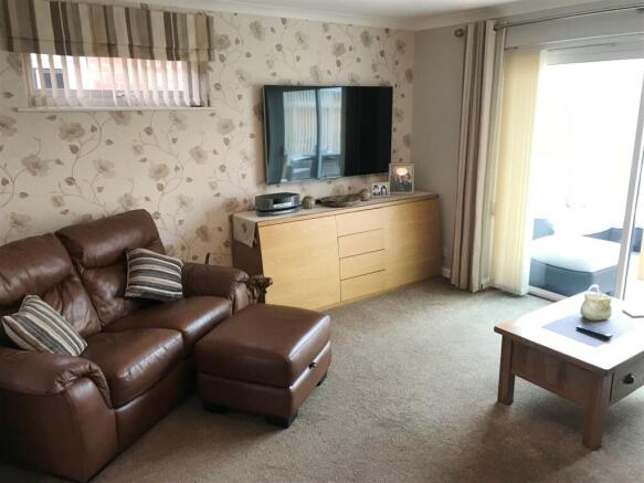 Family Room 2.JPG