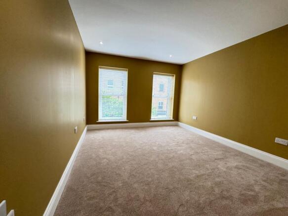 3 bed Penthouse to rent Image 8