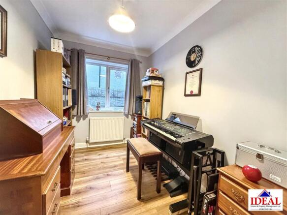 3 bed Detached Bungalow for sale Image 10