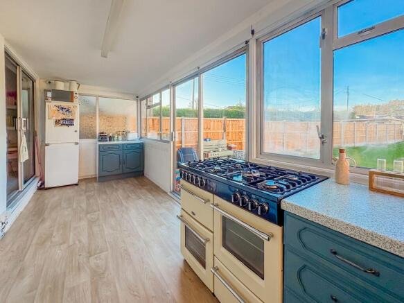 KITCHEN/ BREAKFAST ROOM