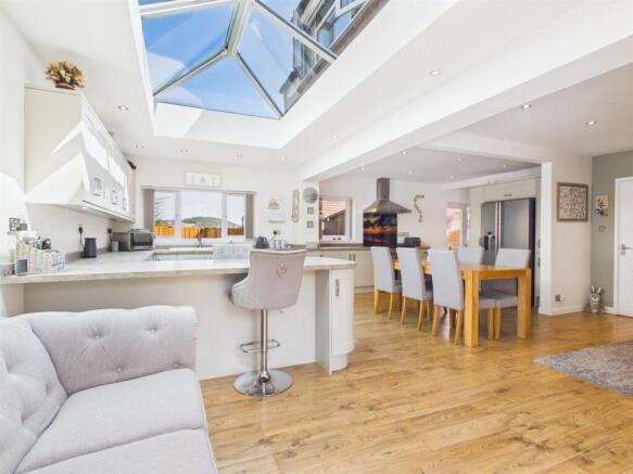 Kitchen Diner / Family Room