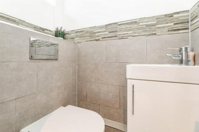 4 bed Town House for sale Image 7