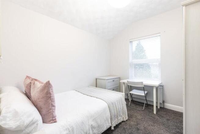 4 bed Terraced for sale Image 5