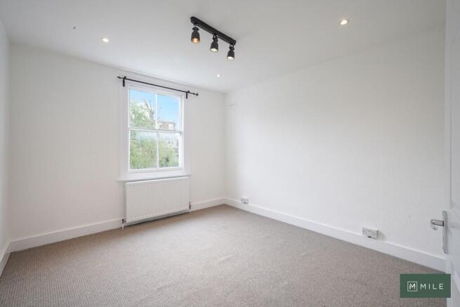 82a Clifford Gard...