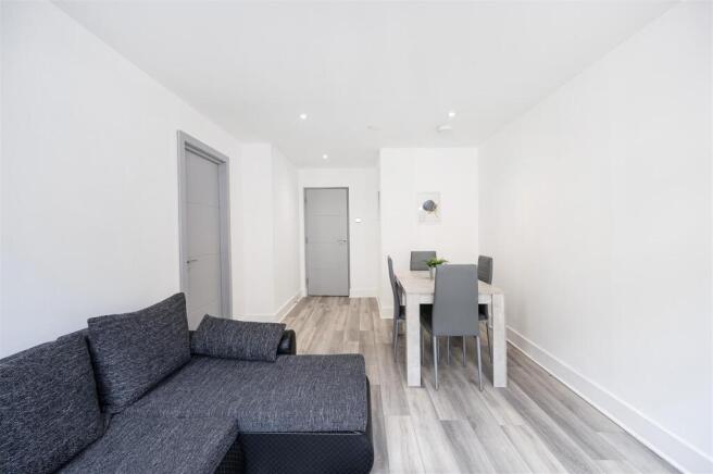 Living room shot 1.jpeg